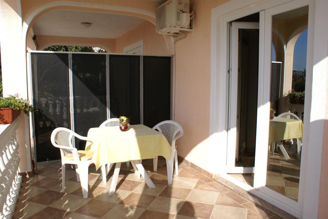 Apartment Nevenka Krk Town Kültér fotó