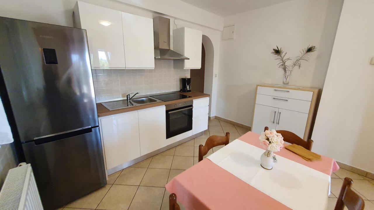 Apartment Nevenka Krk Town Kültér fotó