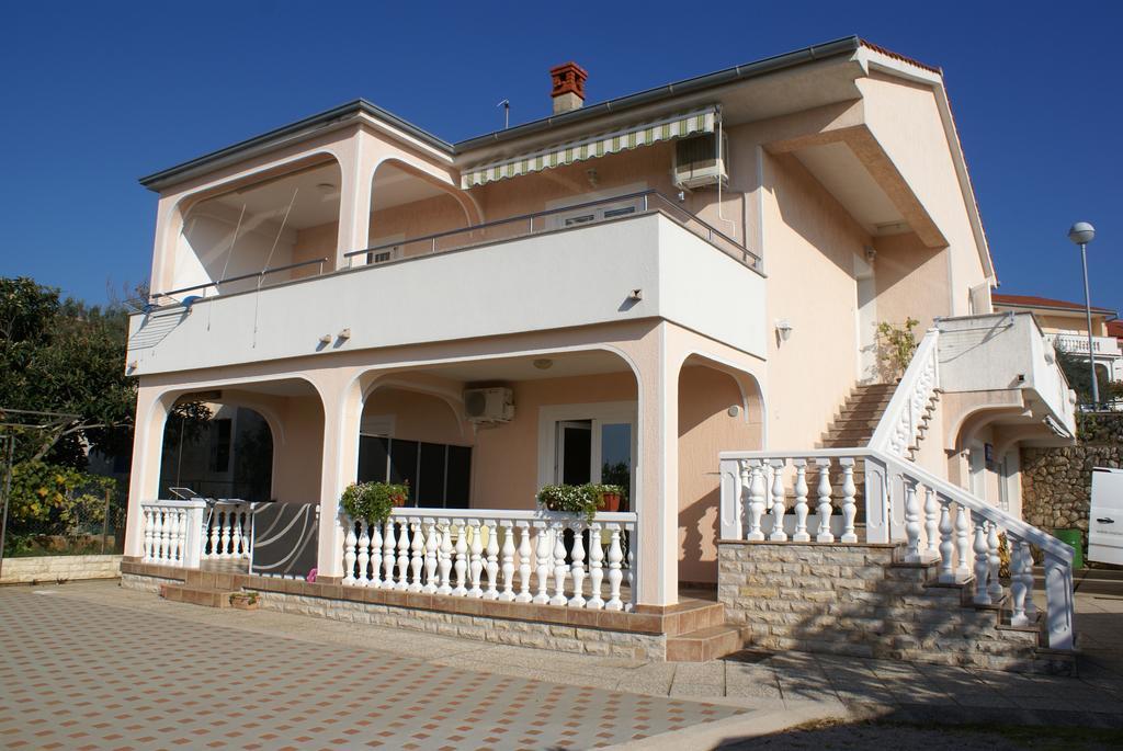 Apartment Nevenka Krk Town Kültér fotó